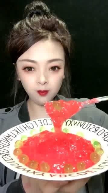 娱乐吃瓜酱送孩子上学,见证孩子成长的温馨瞬间