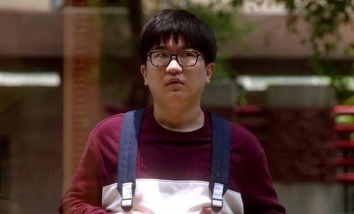 娱乐圈吃瓜吴露是谁,揭秘“吃瓜吴露”背后的故事